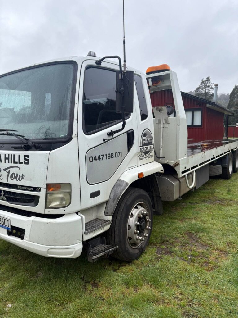 Acacia Hills tilt tray truck ready for accident recovery